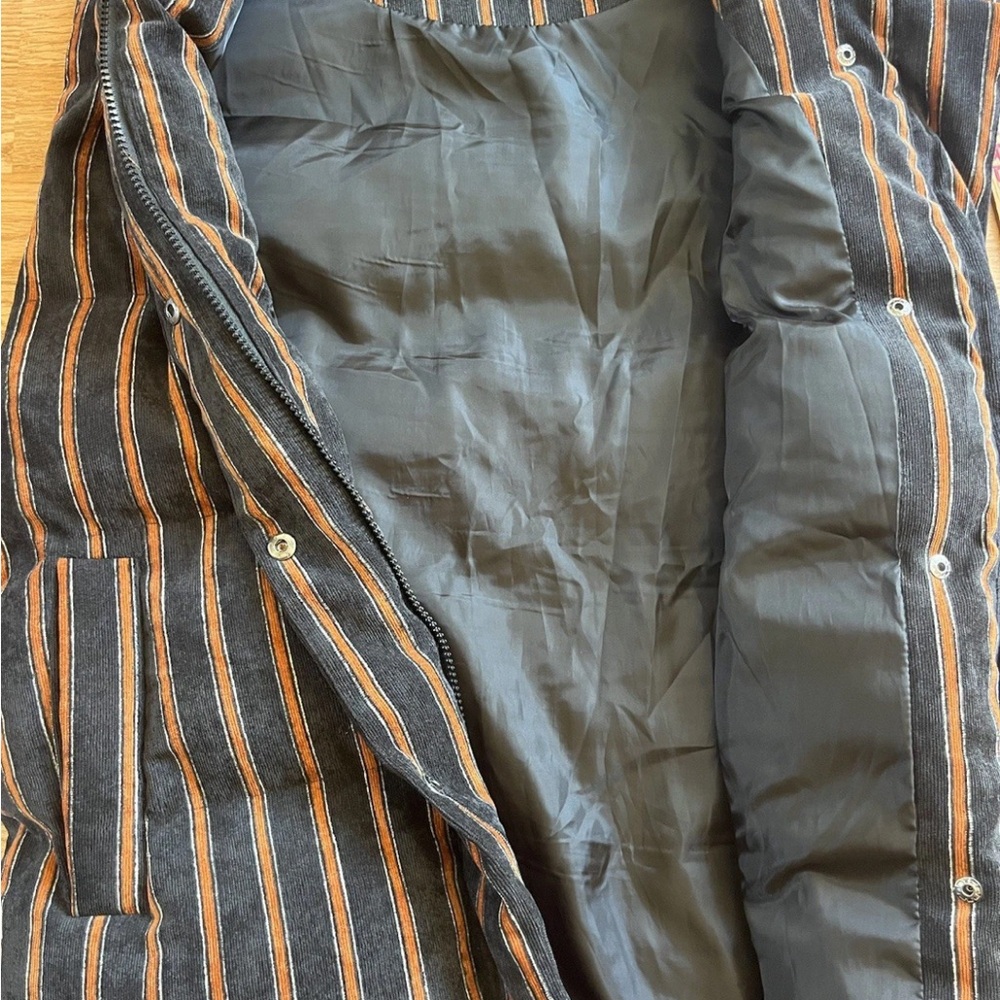 Urban Outfitters Arkansas Striped Corduroy Puffer Vest Women’s M Zip Up - Picture 10 of 11